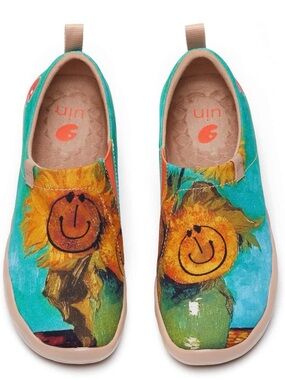 UIN Floral Smiley Art Slip-On Loafers Size 6 New